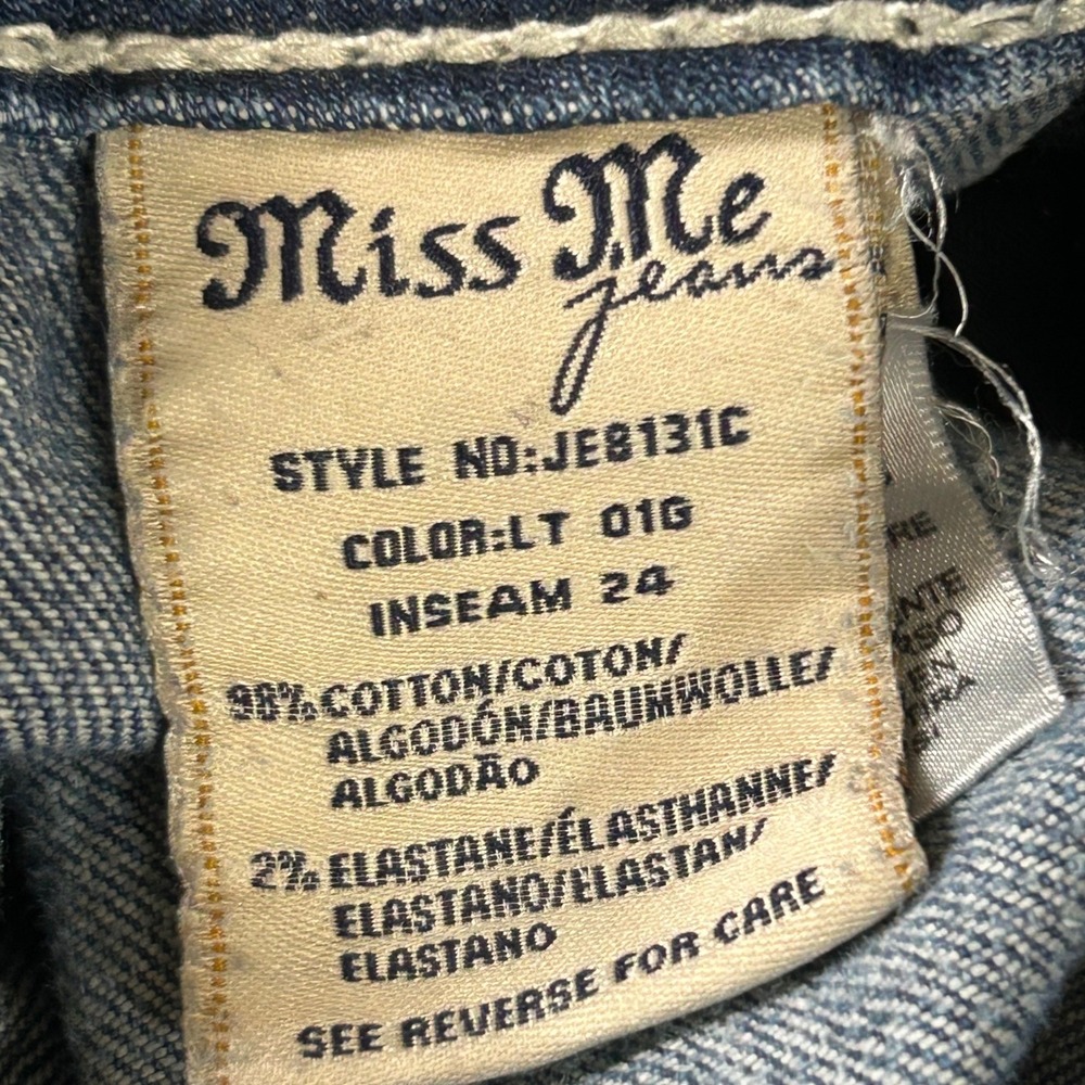 Miss Me Signature Cropped Capri Jean 29 Light Wash Embroider Sequin JE8131C Read - Picture 14 of 15